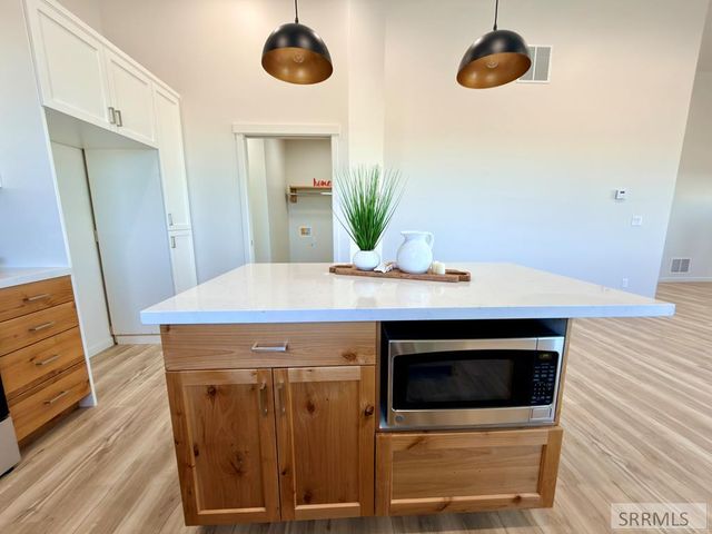 1073 Alpine Ave, Chubbuck, ID 83202