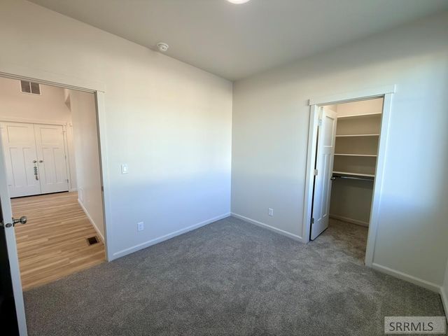 1073 Alpine Ave, Chubbuck, ID 83202