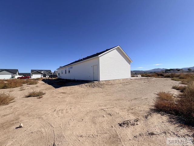 1073 Alpine Ave, Chubbuck, ID 83202