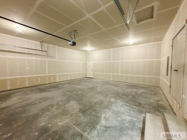 1073 Alpine Ave, Chubbuck, ID 83202