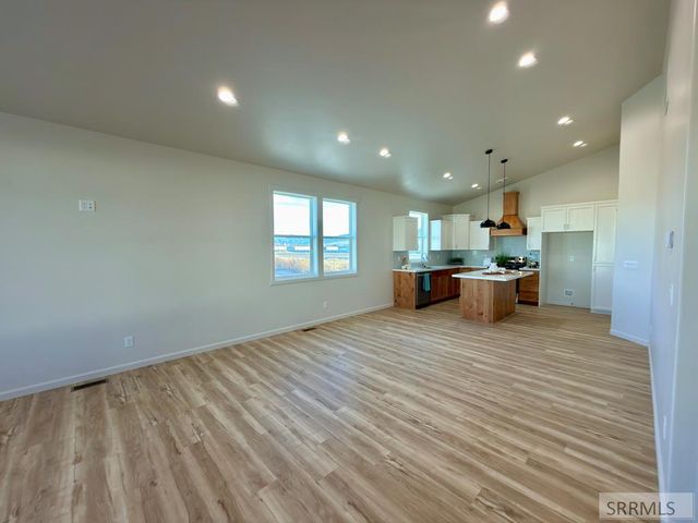 1073 Alpine Ave, Chubbuck, ID 83202