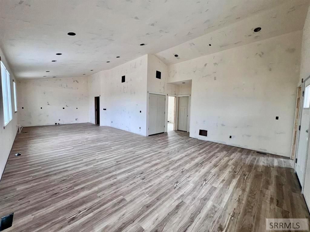 Image 3 of property listing at 1073 Alpine Ave, Chubbuck, ID 83202