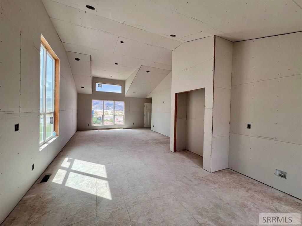 Image 6 of property listing at 1073 Alpine Ave, Chubbuck, ID 83202