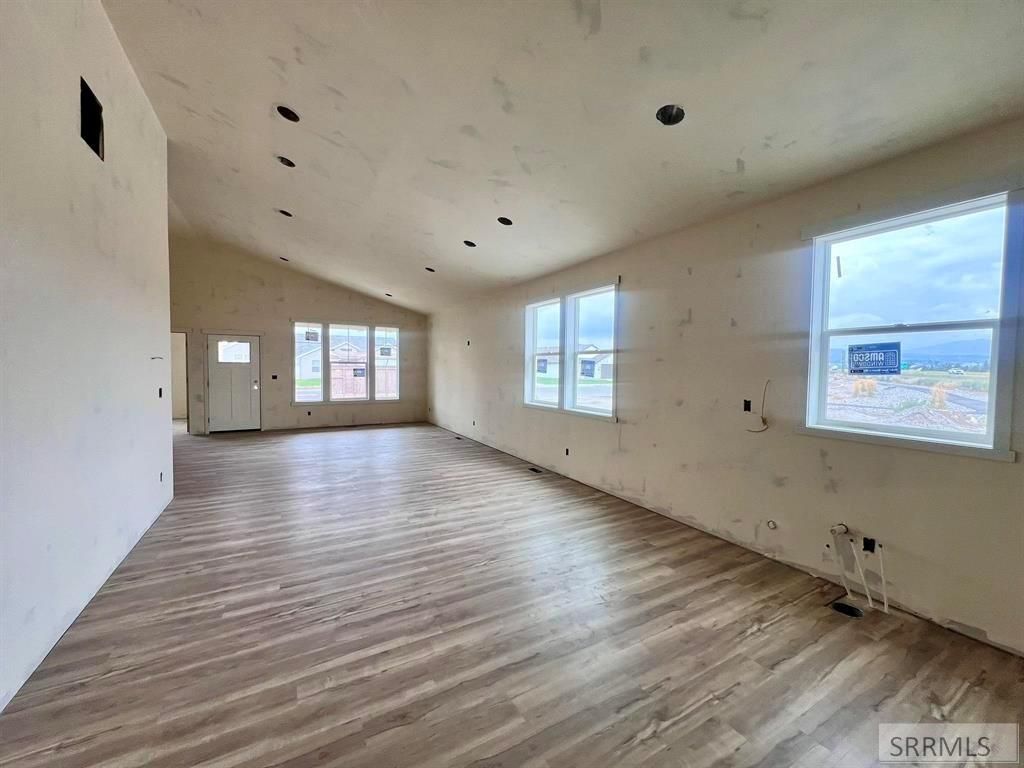 Image 9 of property listing at 1073 Alpine Ave, Chubbuck, ID 83202