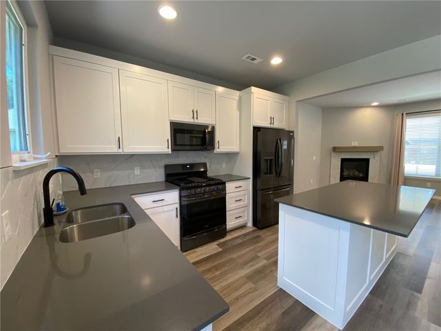 6 Baker Drive, Bella Vista, AR 72715