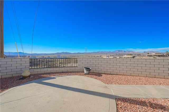 3061 Oak Place, Bullhead City, AZ 86429