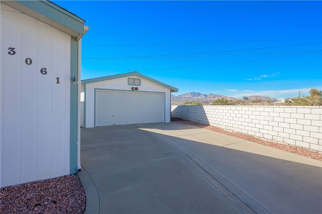 3061 Oak Place, Bullhead City, AZ 86429