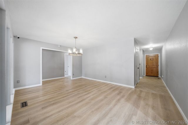6609 S Redbud Avenue, Broken Arrow, OK 74011