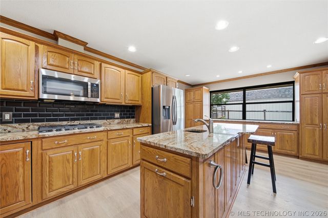6609 S Redbud Avenue, Broken Arrow, OK 74011