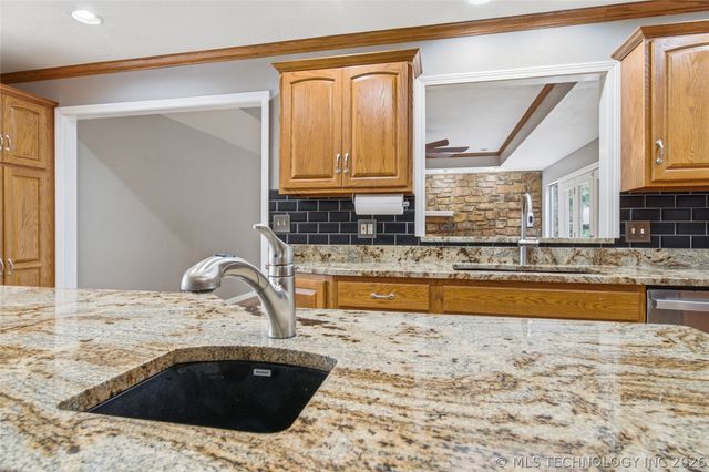 6609 S Redbud Avenue, Broken Arrow, OK 74011