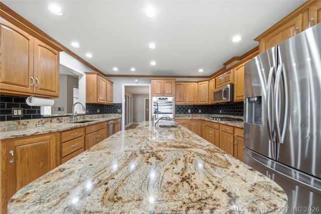 6609 S Redbud Avenue, Broken Arrow, OK 74011