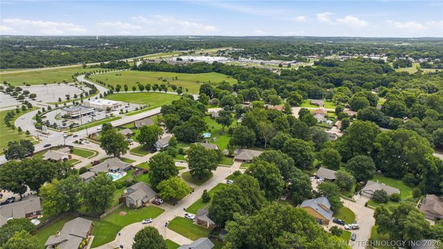 6609 S Redbud Avenue, Broken Arrow, OK 74011