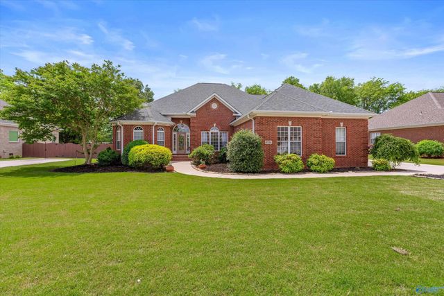 4936 Cove Valley Drive SE, Owens Cross Roads, AL 35763