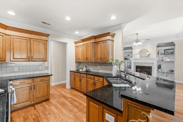 4936 Cove Valley Drive SE, Owens Cross Roads, AL 35763