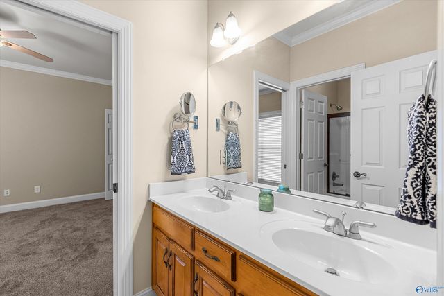 4936 Cove Valley Drive SE, Owens Cross Roads, AL 35763