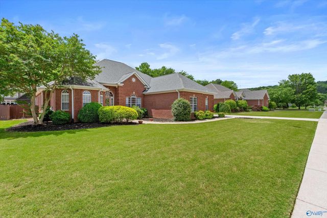 4936 Cove Valley Drive SE, Owens Cross Roads, AL 35763