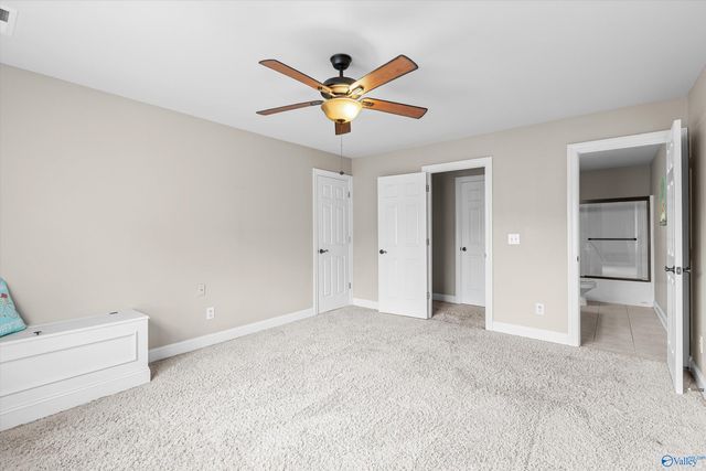 4936 Cove Valley Drive SE, Owens Cross Roads, AL 35763