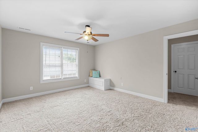 4936 Cove Valley Drive SE, Owens Cross Roads, AL 35763