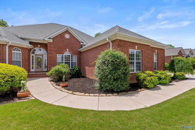 4936 Cove Valley Drive SE, Owens Cross Roads, AL 35763