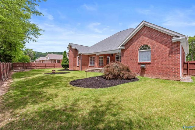 4936 Cove Valley Drive SE, Owens Cross Roads, AL 35763