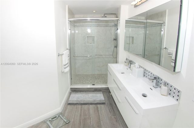 17150 N Bay Rd 2408, Sunny Isles Beach, FL 33160