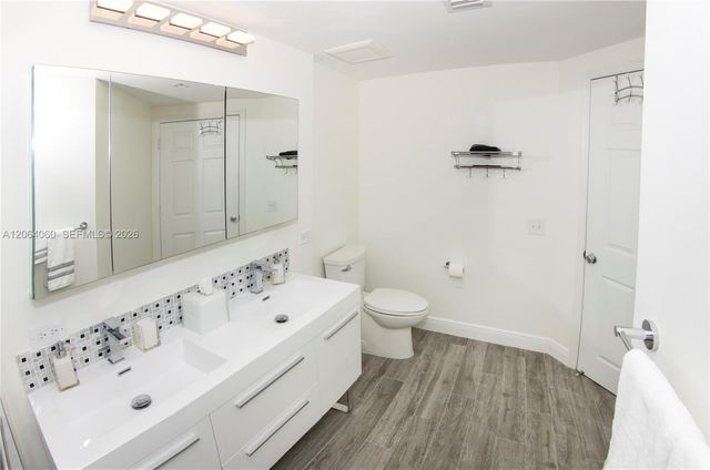 17150 N Bay Rd 2408, Sunny Isles Beach, FL 33160