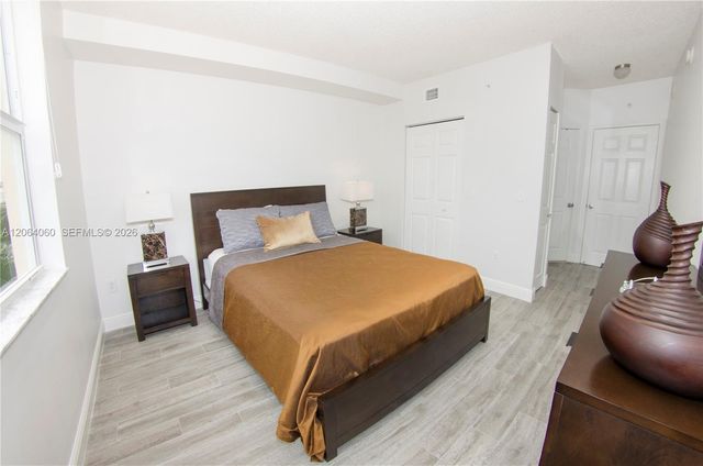 17150 N Bay Rd 2408, Sunny Isles Beach, FL 33160