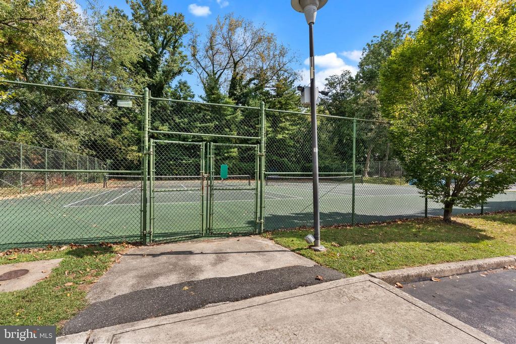 Image 31 of property listing at 4000 GYPSY LN #637, Philadelphia, PA 19129