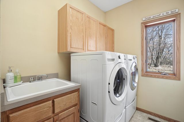 6102 Wildwood Way, Monticello, MN 55362