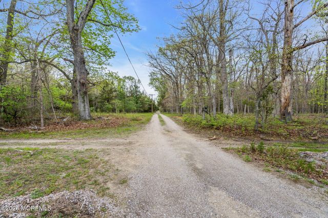 3707 North Road, Manchester, NJ 08759