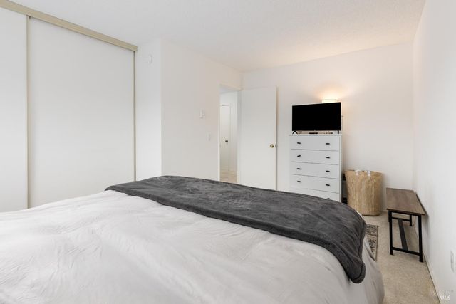 1430 Parkway Dr, Rohnert Park, CA 94928