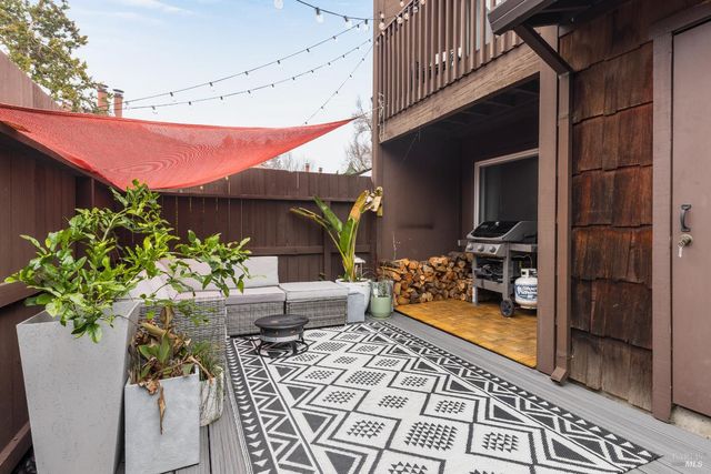 1430 Parkway Dr, Rohnert Park, CA 94928