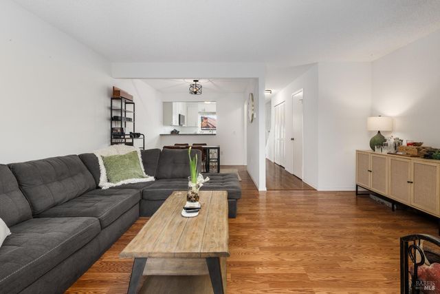 1430 Parkway Dr, Rohnert Park, CA 94928