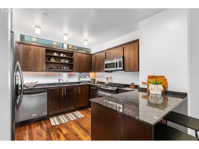 245 Sw MEADE St, Portland, OR 97201