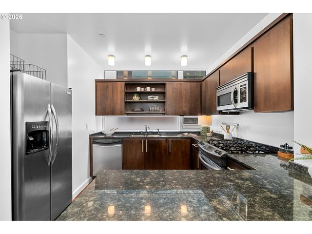 245 Sw MEADE St, Portland, OR 97201