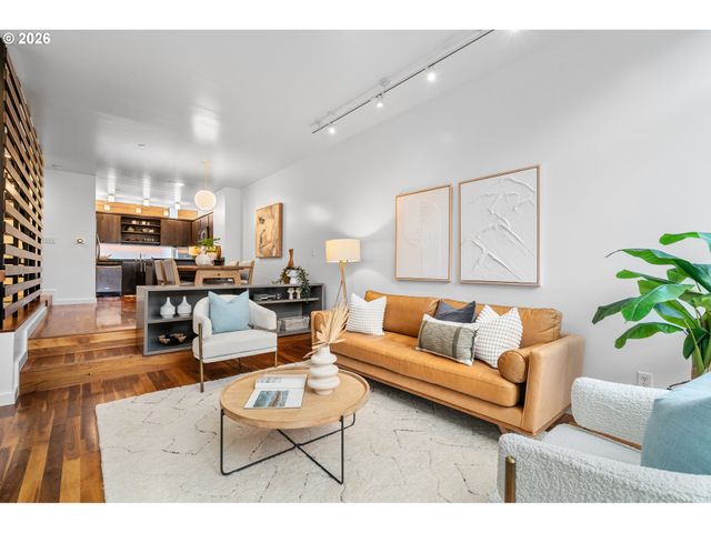 245 Sw MEADE St, Portland, OR 97201