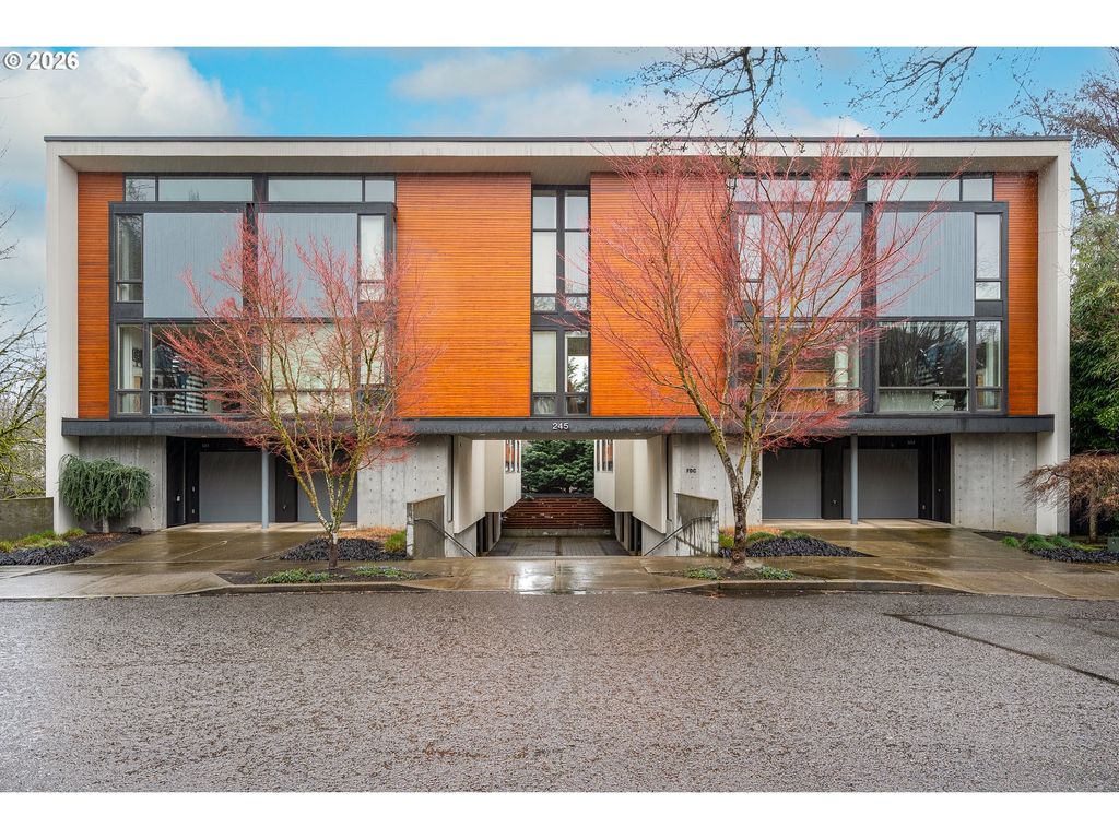 245 Sw MEADE St, Portland, OR 97201