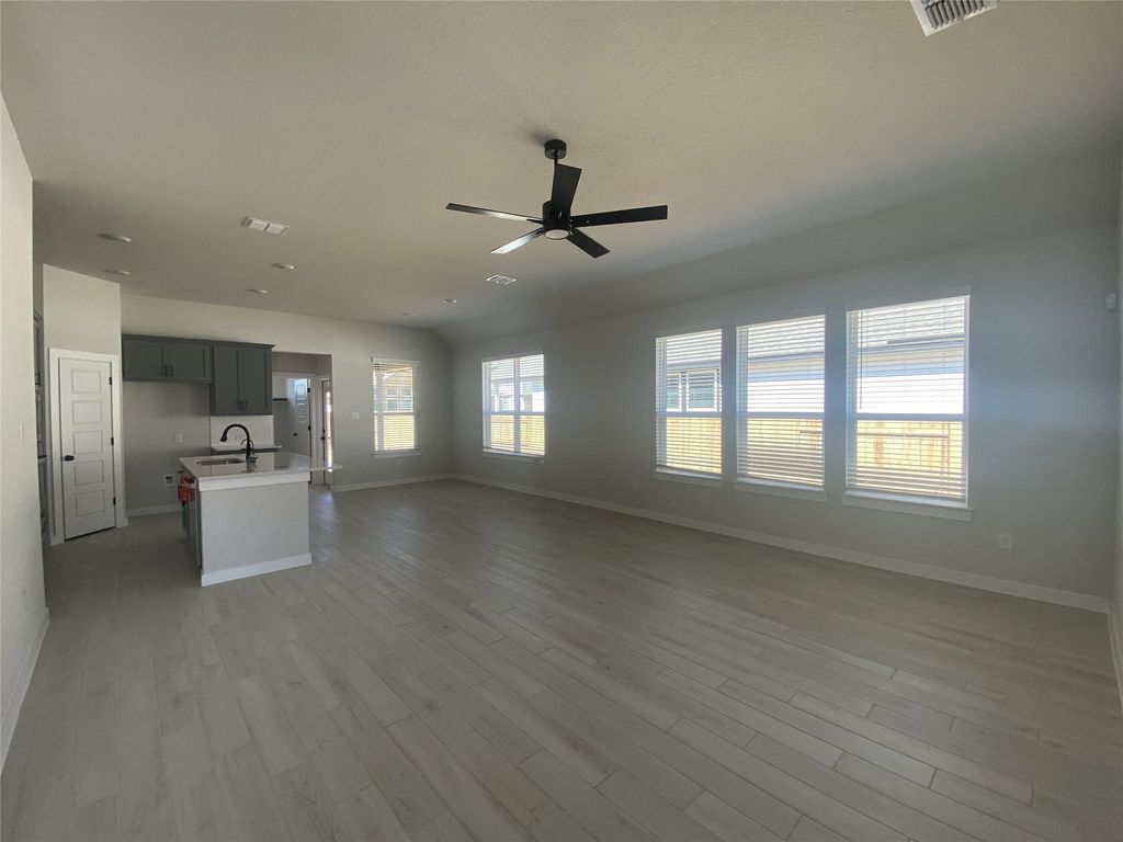 158 Paul Pena DR, San Marcos, TX 78666