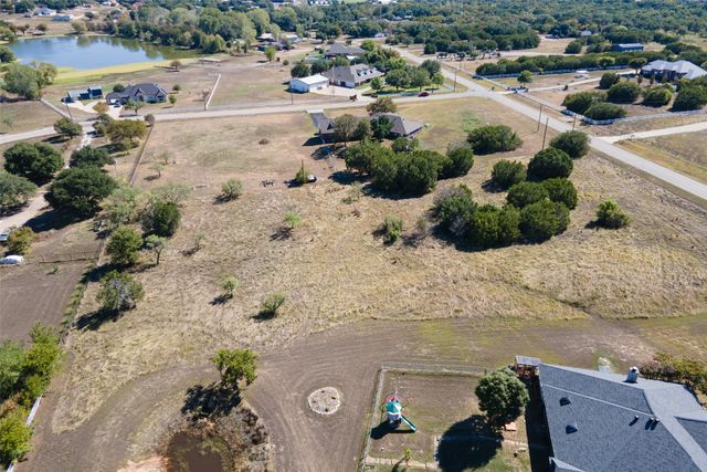 3001 Bob White Drive, Granbury, TX 76049