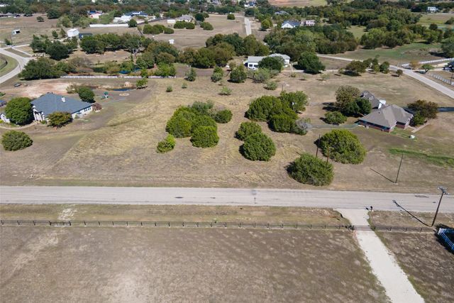 3001 Bob White Drive, Granbury, TX 76049