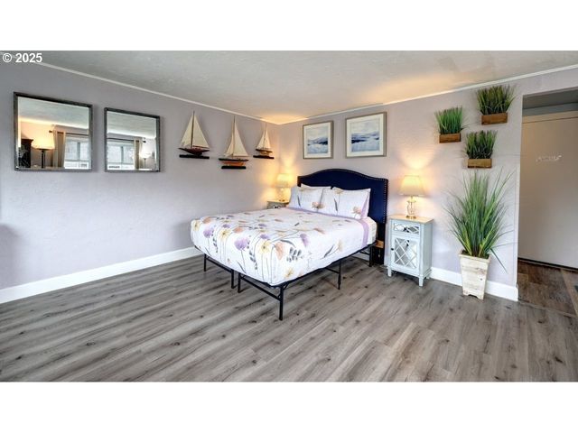 1022 N PROM Tradewinds 208, Seaside, OR 97138