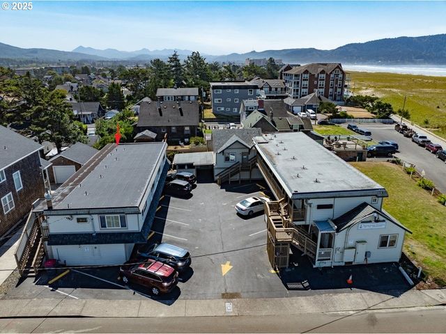 1022 N PROM Tradewinds 208, Seaside, OR 97138