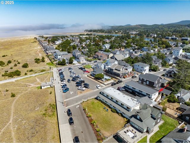 1022 N PROM Tradewinds 208, Seaside, OR 97138