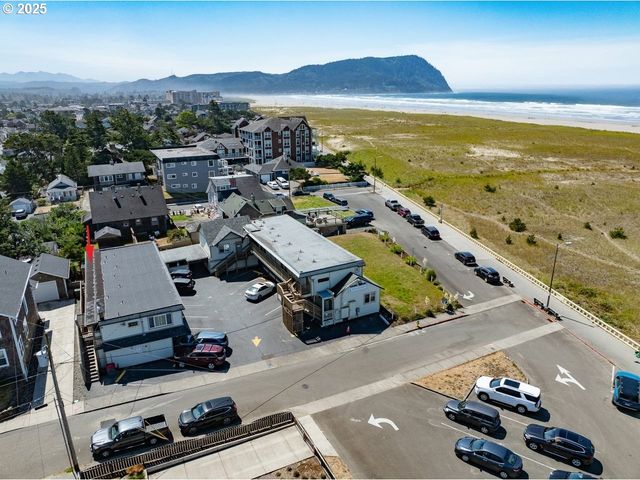 1022 N PROM Tradewinds 208, Seaside, OR 97138