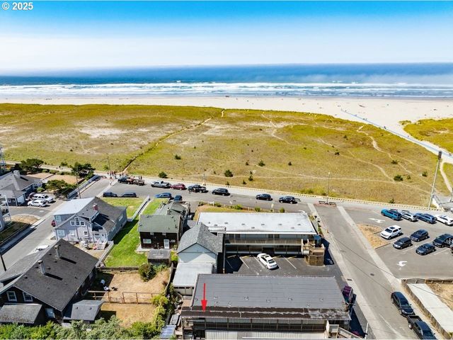 1022 N PROM Tradewinds 208, Seaside, OR 97138