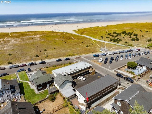 1022 N PROM Tradewinds 208, Seaside, OR 97138