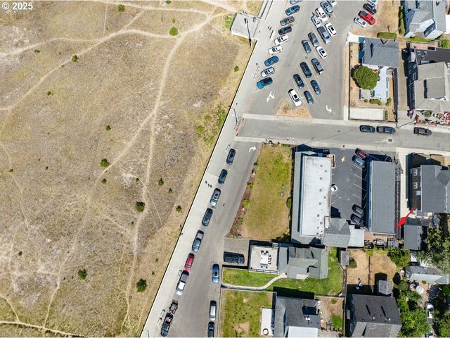 1022 N PROM Tradewinds 208, Seaside, OR 97138