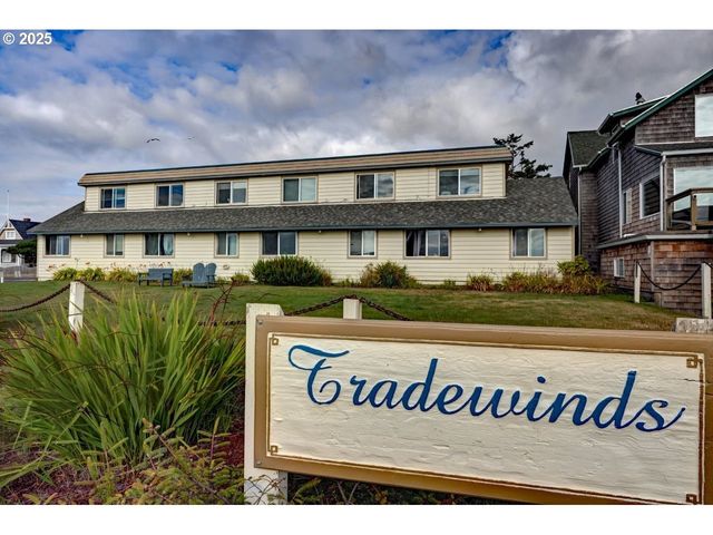 1022 N PROM Tradewinds 208, Seaside, OR 97138