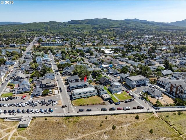 1022 N PROM Tradewinds 208, Seaside, OR 97138
