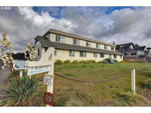 1022 N PROM Tradewinds 208, Seaside, OR 97138
